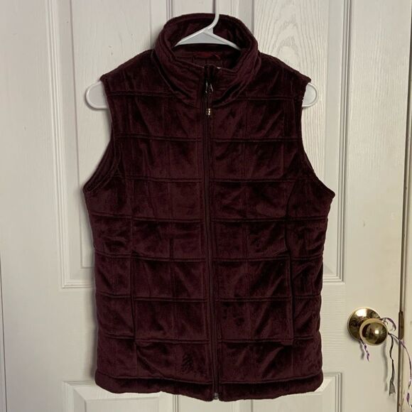 Maroon Fur Vest - Picture 4 of 15